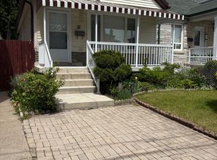 32 Florence Cres, Toronto, ON M6N 4E4