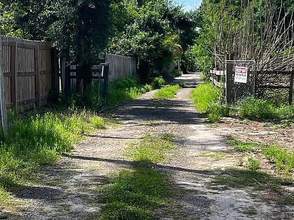 2nd image of 15617 Casey Rd