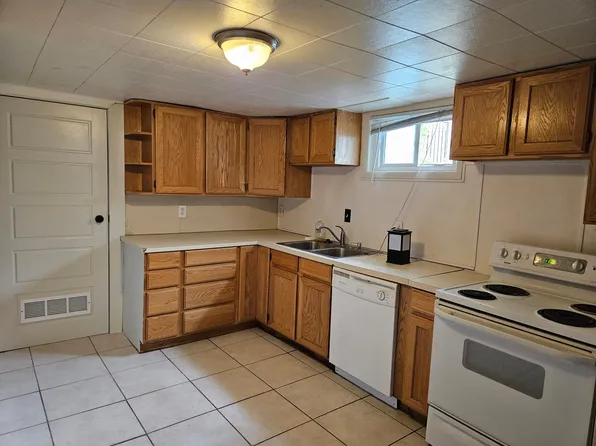 1717 E Woodside Dr #B, Salt Lake City, UT 84124