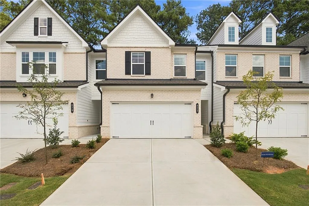 3 bed, 2.5 bath, 1879 sqft, $2,550 — Photo 1