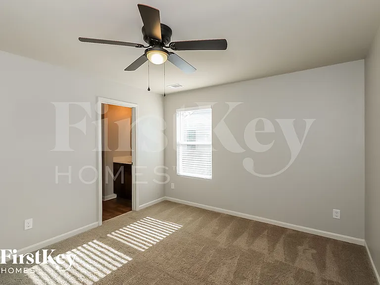 144 Scotland Dr — Photo 9