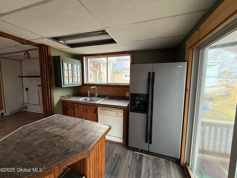 2nd image of 104 Wells Street