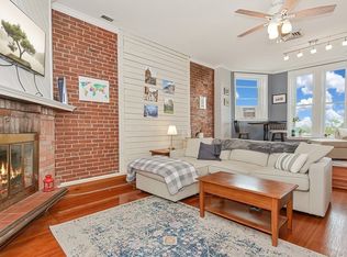 33 Bay State Rd APT 5, Boston, MA 02215