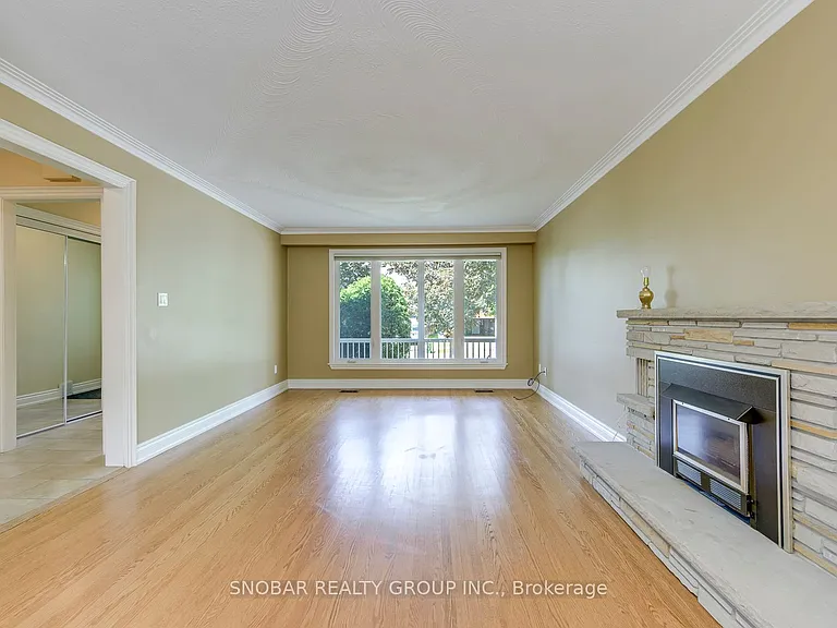 42 Norgrove Cres — Photo 6