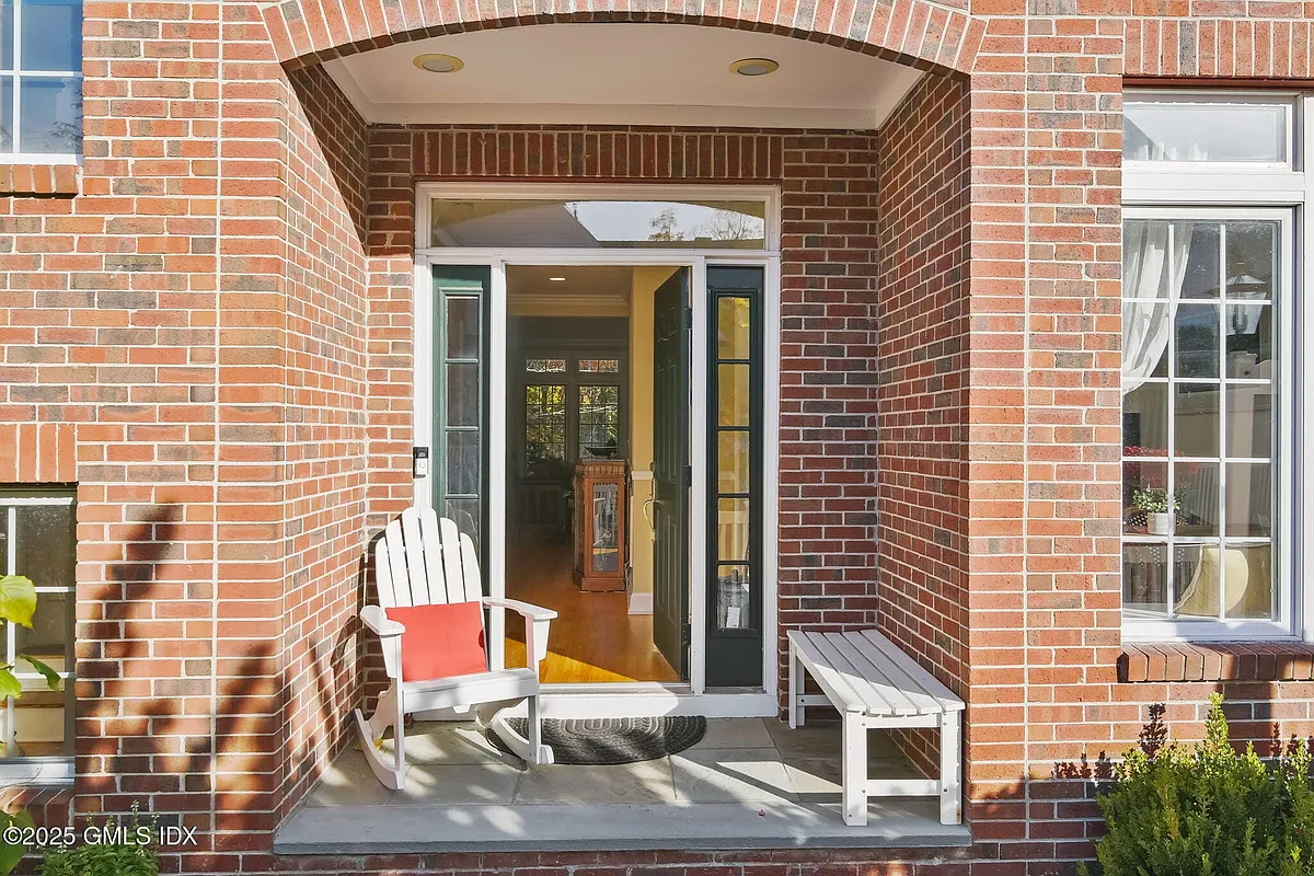 Building Photo - 73 Weaver St #4
