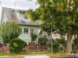 22 Ruby Pl, Newark, NJ 07104