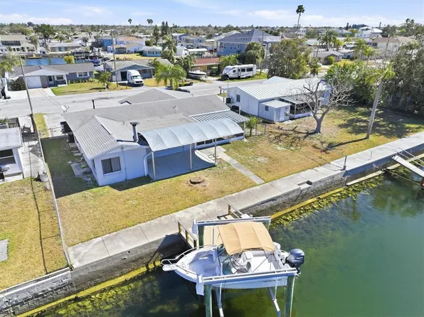 13701 Maria Dr, Hudson, FL 34667