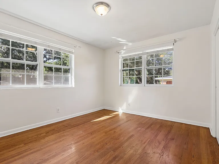 1367 Riverbirch Ln — Photo 26