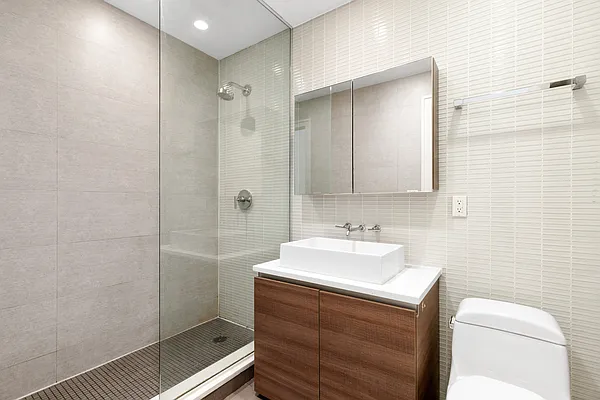 Rented by SPORN GROUP LLC | media 8