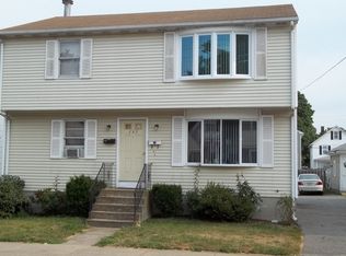 195 Saratoga Ave #1, Pawtucket, RI 02861