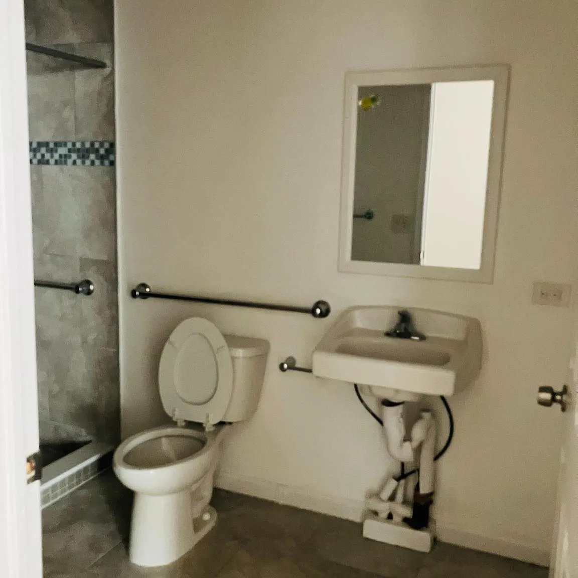 1 bed, 3219 sqft, $1,250 — Photo 4