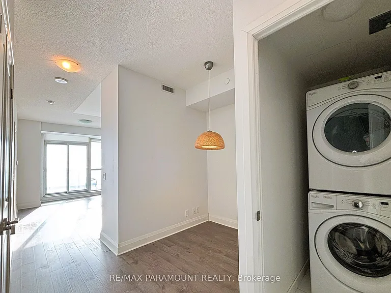 17 Zorra St #607 — Photo 5