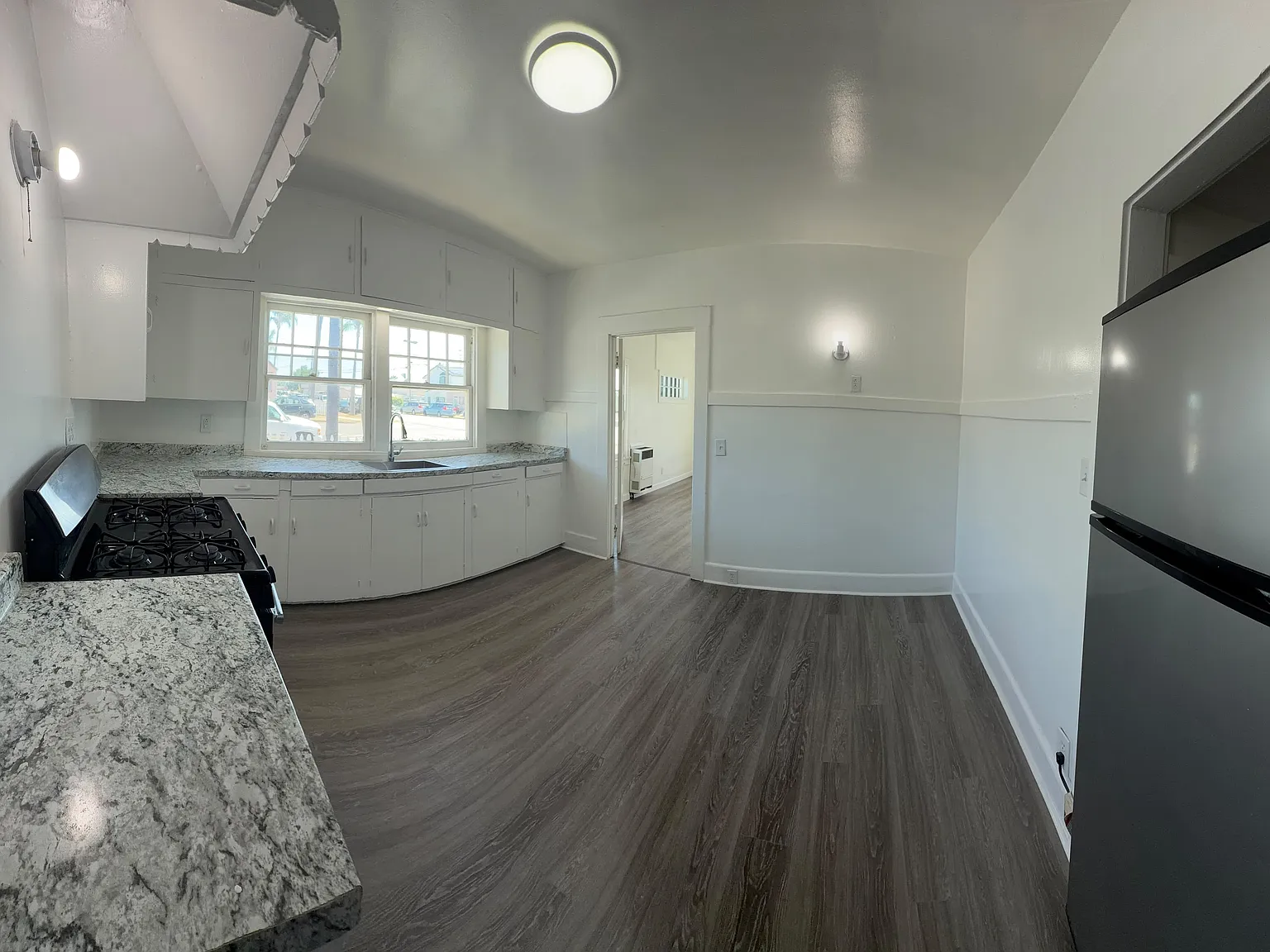 1 bed, 500 sqft, $1,795 — Photo 2
