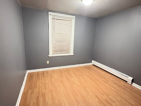 5th image of 121 Willow Street