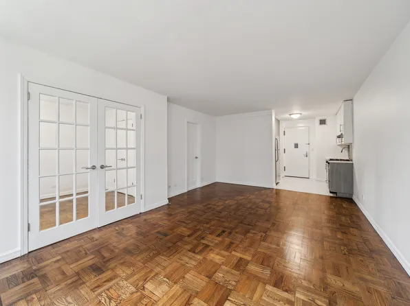 315 West 57th Street 08F image 3 of 24