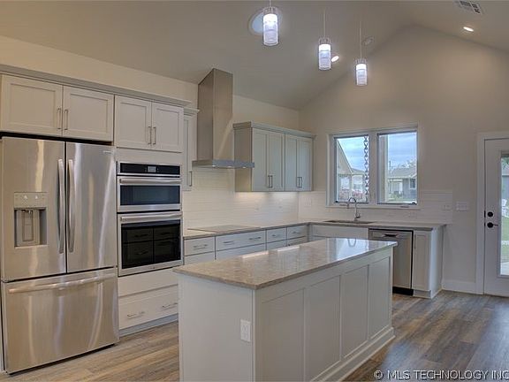 5th image of 7141 S Quincy Ave #19