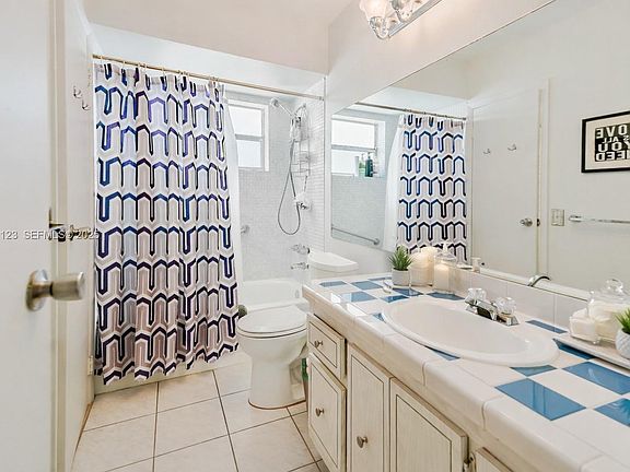 5th image of 4801 NW 34th St APT 508