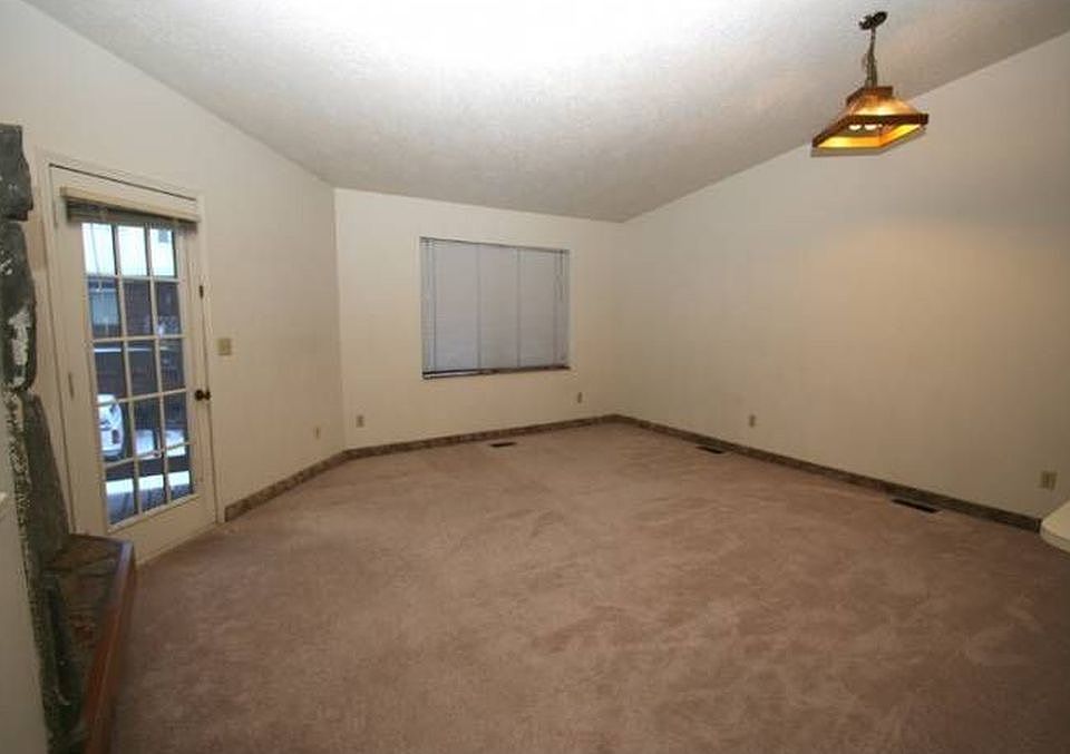 2nd image of 8010 Queen Victoria Dr APT 1