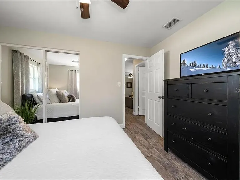 2132 Isabelle St — Photo 9