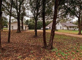 540 Hickory Creek Rd, Bellville, TX 77418
