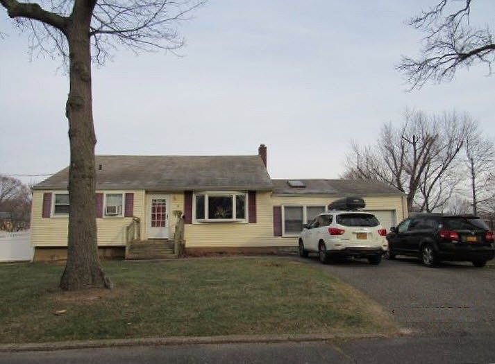 1st image of 5 David Ln