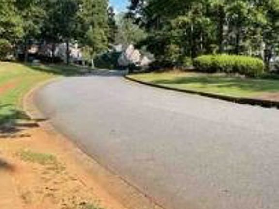Exterior Neighborhood (street photo)