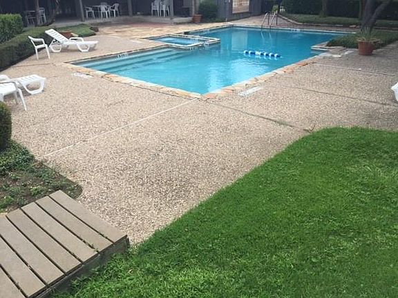 4th image of 14800 Enterprise Dr APT 26C