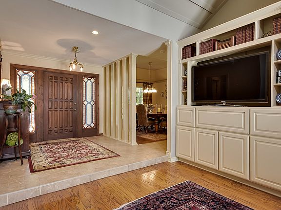 5th image of 7800 Lindenwood Cir
