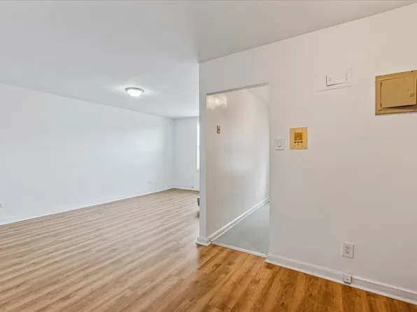 67-25 Dartmouth Street image 3 of 12