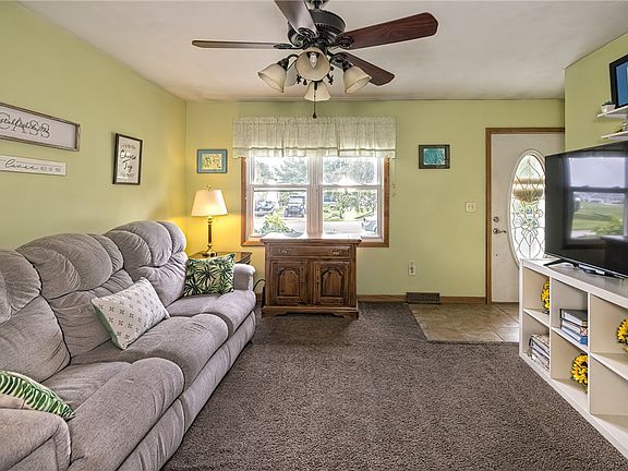 4th image of 4164 Emily St