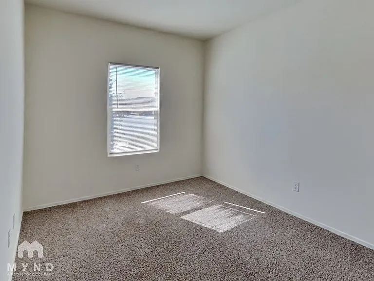 2549 E Calle Palta — Photo 10