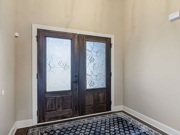 5th image of 2731 Jasmine St