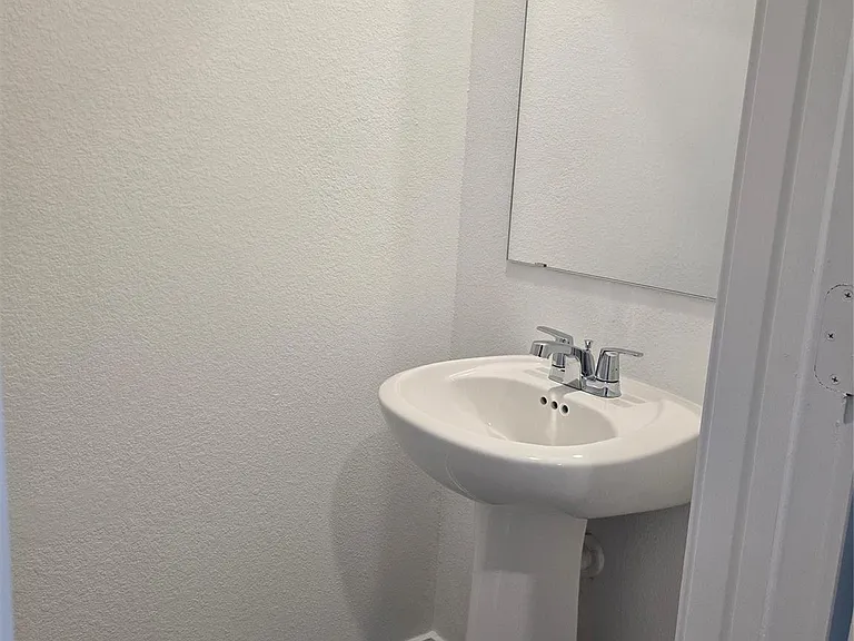 25446 Carnation Ct — Photo 3