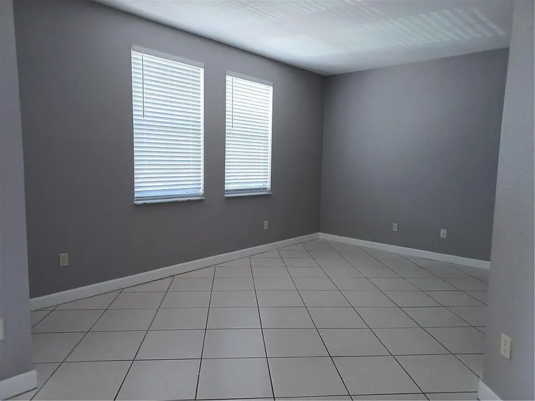 4321 SW 160th Ave #203 — Photo 3