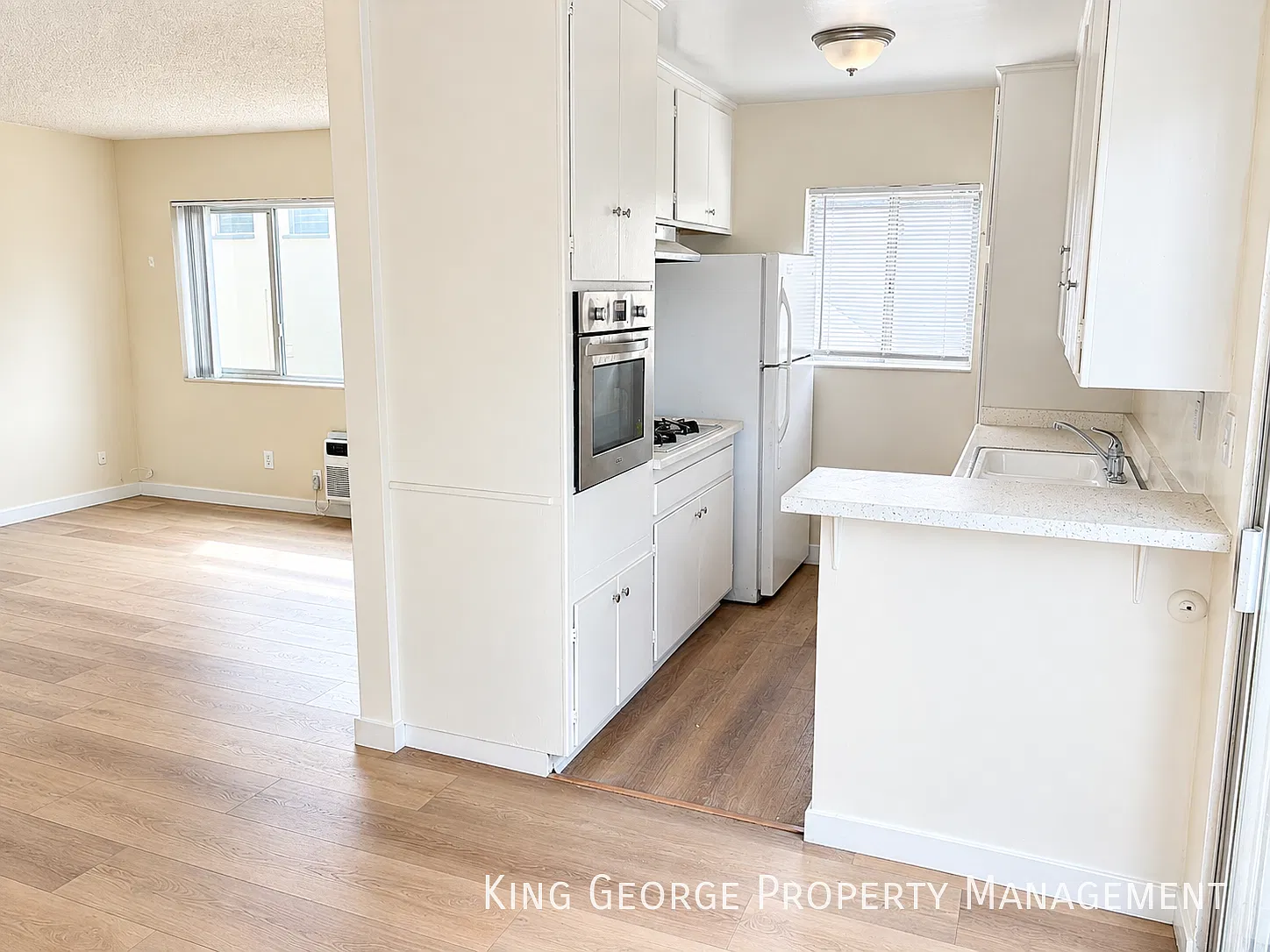 366 N Spaulding Ave — Photo 2