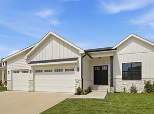 780 NE Badger Ln, Waukee, IA 50263