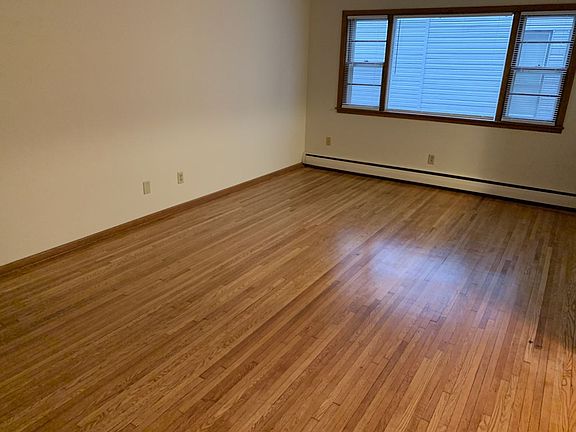 3rd image of 417 Grand Ave APT 2