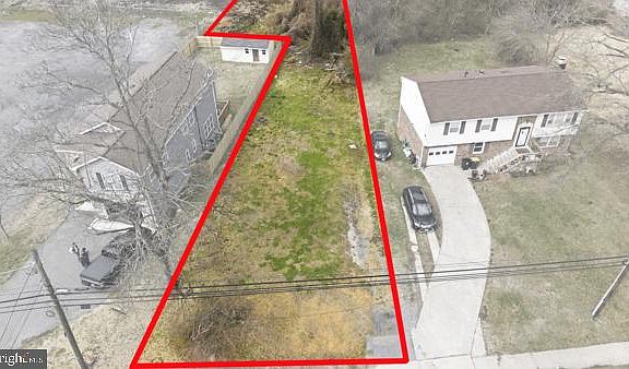 2nd image of 8805 Oxon Hill Rd