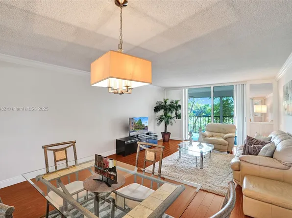 370 NW 76th Ave APT 307, Margate, FL 33063