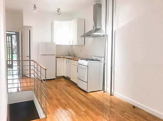 Rented by Ulas Real Estates Inc | media 35