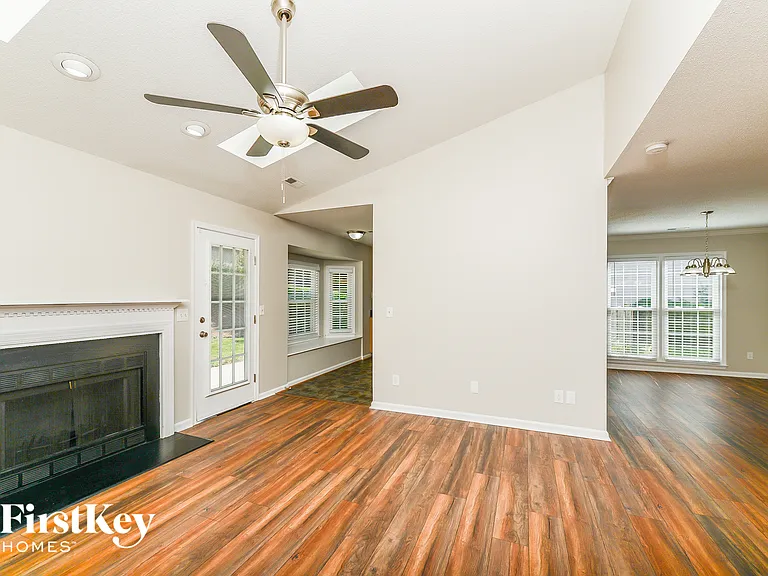 3614 Cardinal Ridge Dr — Photo 2