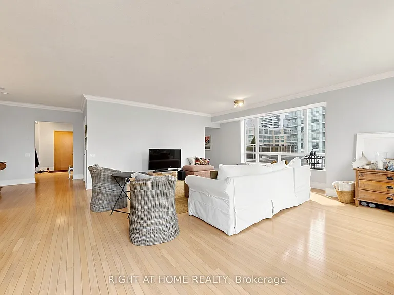 123 Eglinton Ave E #Penthouse 4 — Photo 9