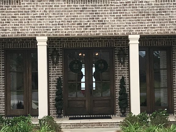 2nd image of 3774 Riverwood Cir S