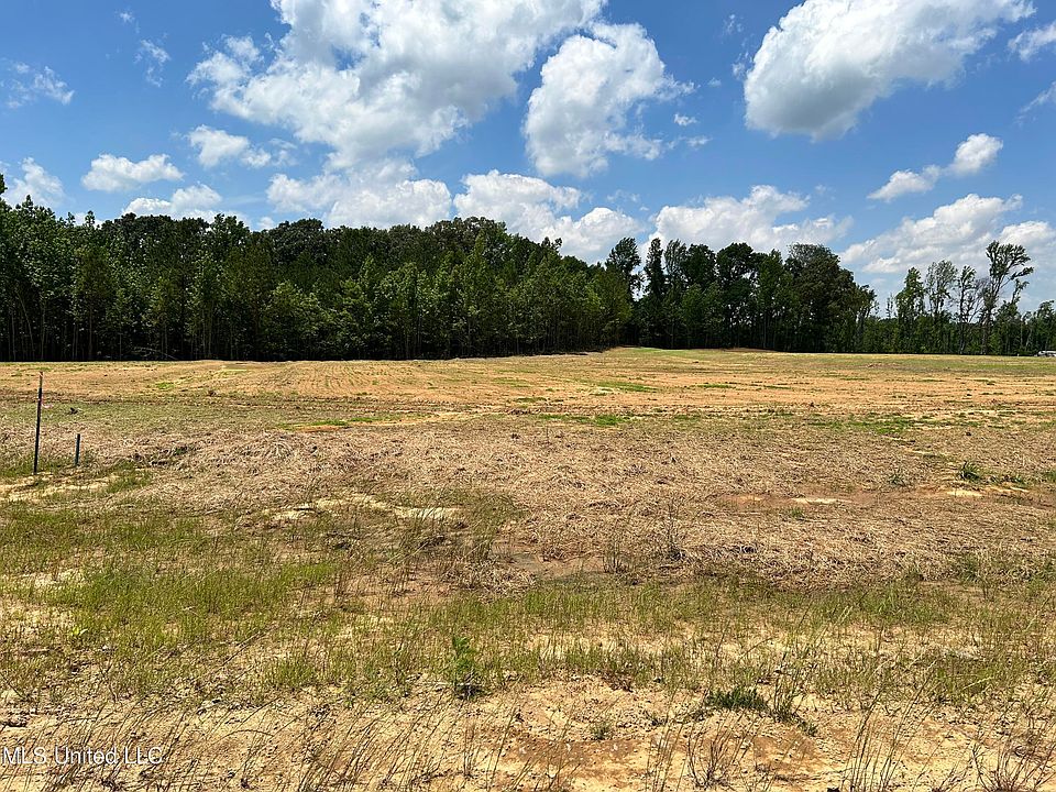 1st image of 17 Riverwood Cv S