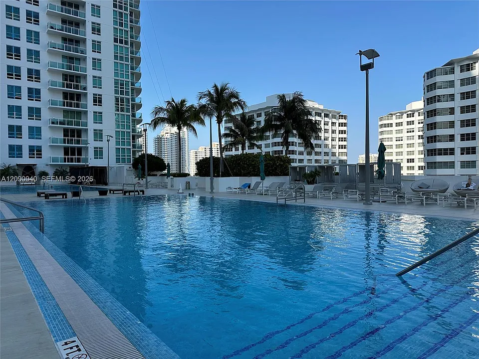 951 Brickell Ave #1009