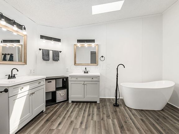 5th image of 2416 Crimsonberry Ln