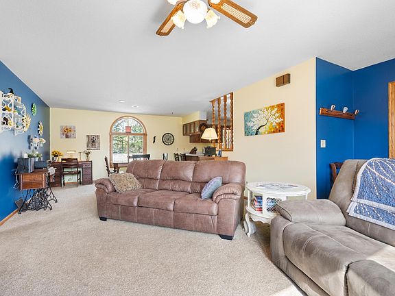 4th image of 370 7th St SW