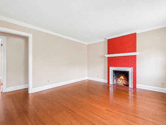 4th image of 288 Nassau Road