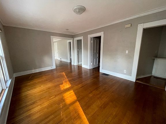 5th image of 248 Hollister Ave SE #2