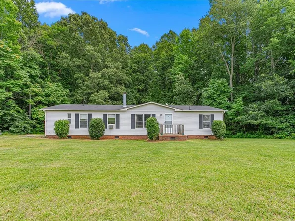 4047 Mistletoe Dr, Burlington, NC 27217